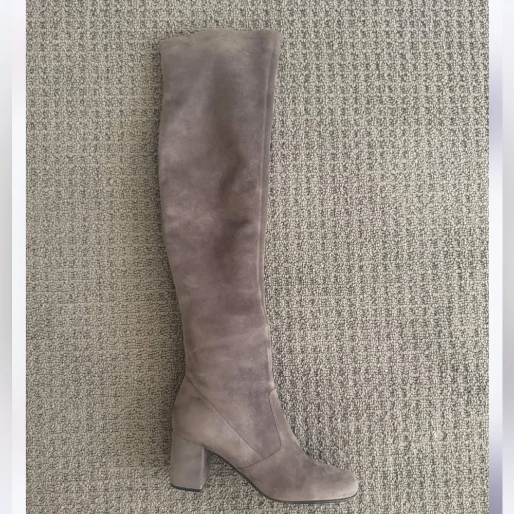 Saint Laurent elegant taupe